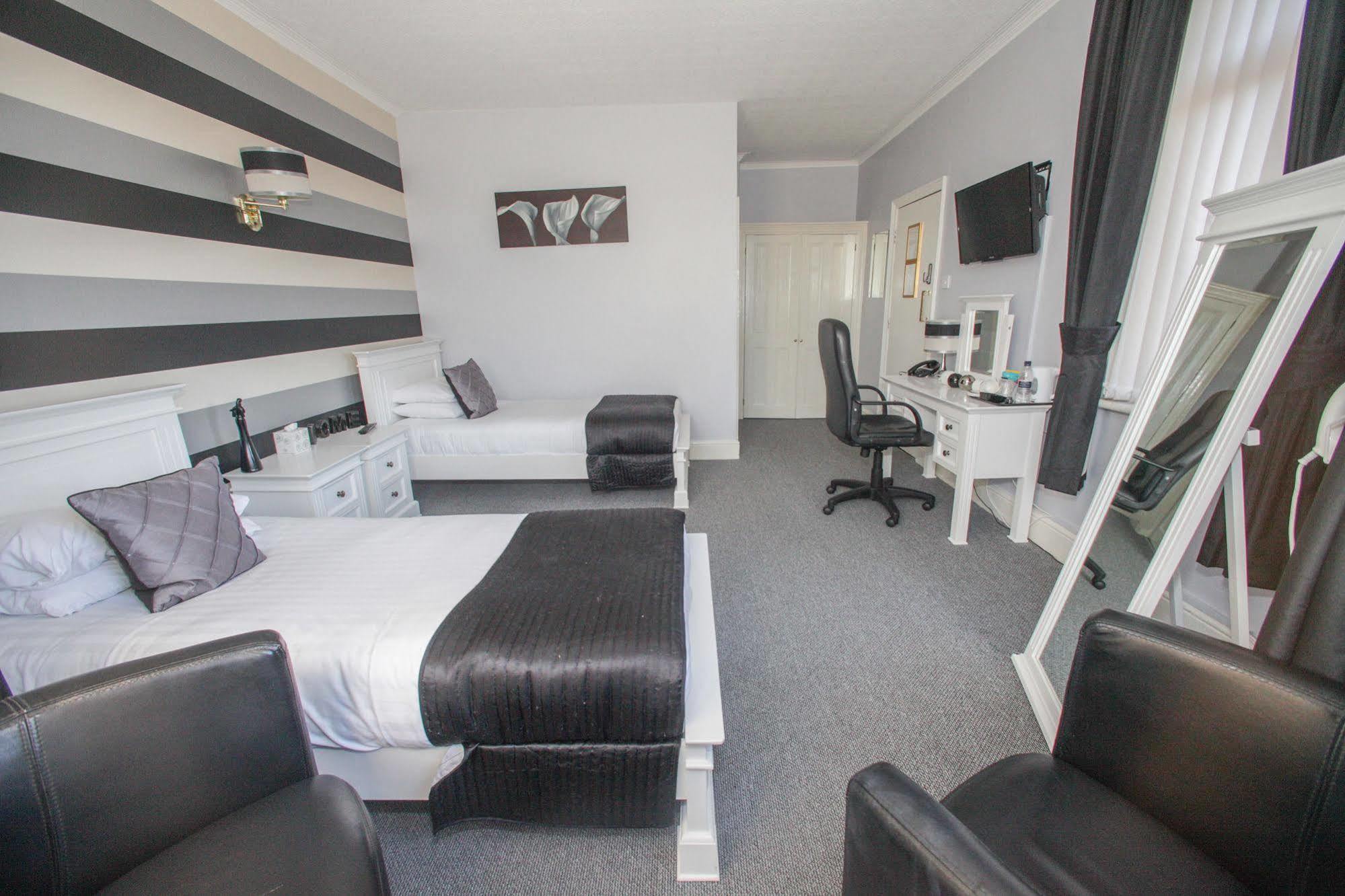Tower House Executive Guest House Pontefract Exteriér fotografie