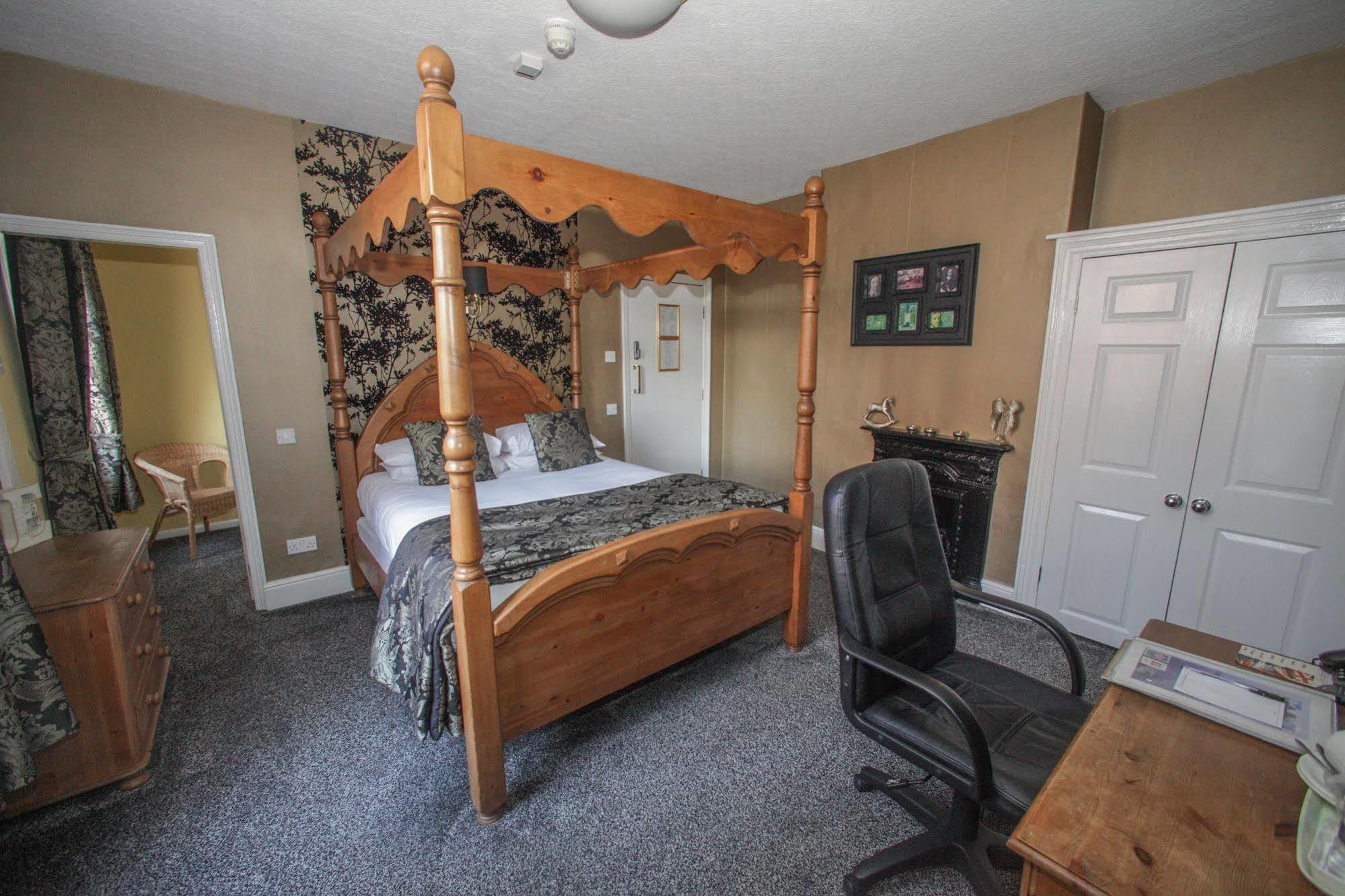 Tower House Executive Guest House Pontefract Exteriér fotografie